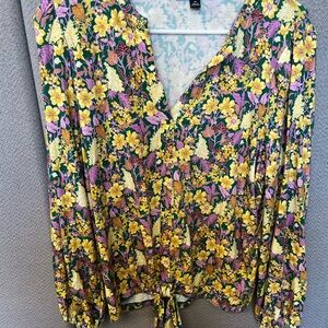 International concepts nwt floral blouse size medium
